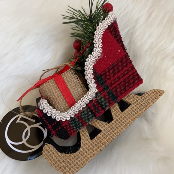 Cute sleigh ornament - Picture 3 of 3